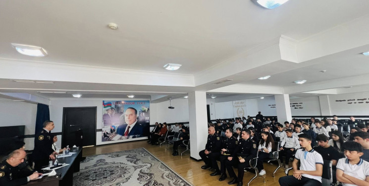 Aprel ayında Xətai rayon məktəblərində "Narkomaniyaya "YOX" deyək" adlı silsilə tədbirlər keçirilib
