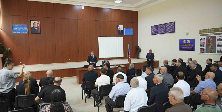 254 nömrəli məktəbdə RİH başçısının səyyar qəbulu keçirildi